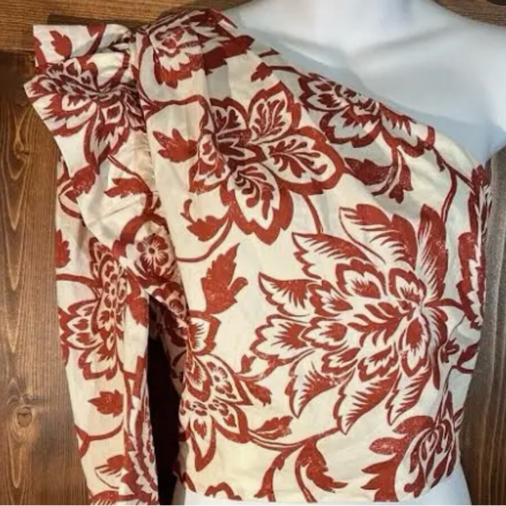 Floral One-Shoulder Top